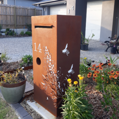 3D Grevillea Letterbox in Rusted Corten Steel with Perspex Backing 3D Grevillea Letterbox with Bees in Rusted Corten Steel with Perspex