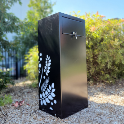 Medium Letterbox in Powder Coated Aluminium Rear Medium Letterbox in Powder Coated Aluminium Rear