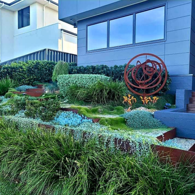Large Eccentric Sculpture & Garden Edging Large Eccentric Sculpture & Garden Edging
