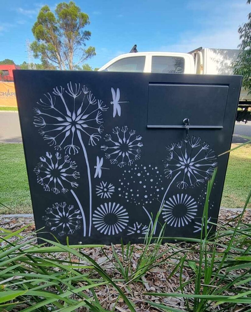 Parcel letterbox